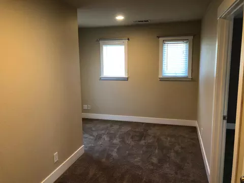 859 Fell St, Redding, CA 96001 photo 18
