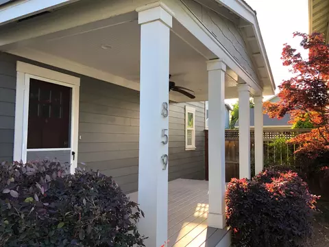 859 Fell St, Redding, CA 96001 photo 2