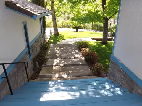 9447 Chaparral Dr, Redding, CA 96001 photo 2
