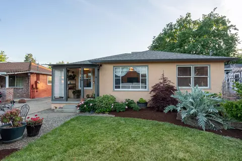 1934 Verda St, Redding, CA 96001 photo 1