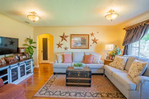 1934 Verda St, Redding, CA 96001 photo 12