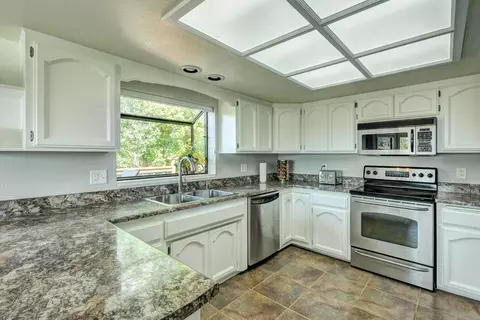 560 Turquoise Ct, Redding, CA 96003 photo 7