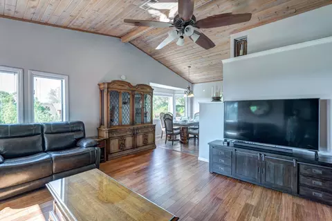 560 Turquoise Ct, Redding, CA 96003 photo 5