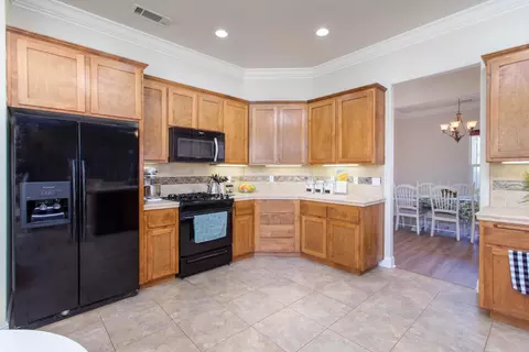 1325 Bonhurst Dr, Redding, CA 96003 photo 15