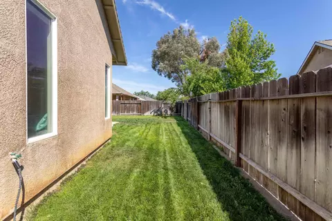 1325 Bonhurst Dr, Redding, CA 96003 photo 32