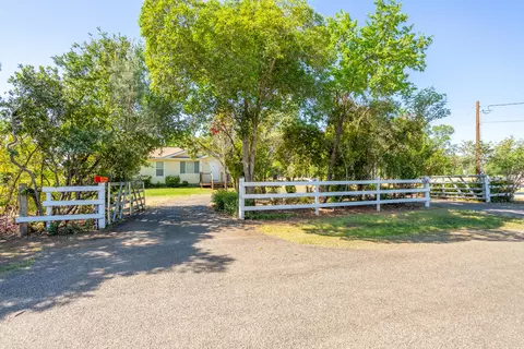 20731 Sunset Ln, Redding, CA 96002 photo 1