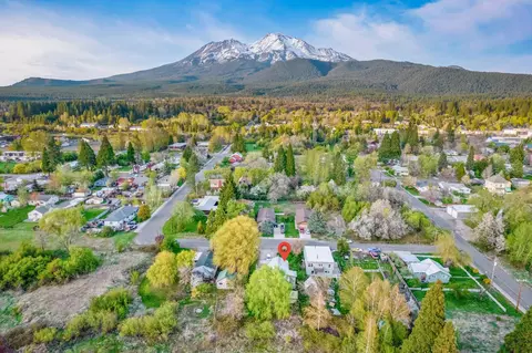 619 Spring St, Mount Shasta, CA 96067 photo 5