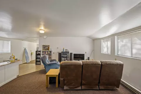 619 Spring St, Mount Shasta, CA 96067 photo 9