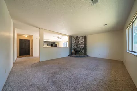 1930 Cirrus St, Redding, CA 96002 photo 9
