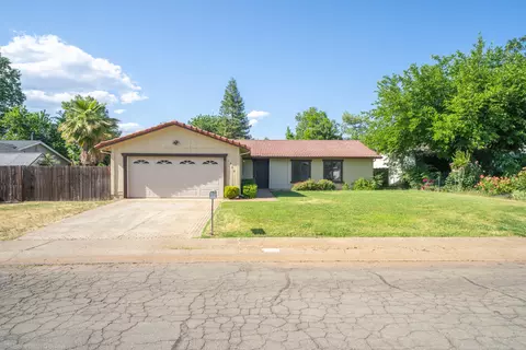 1930 Cirrus St, Redding, CA 96002 photo 1