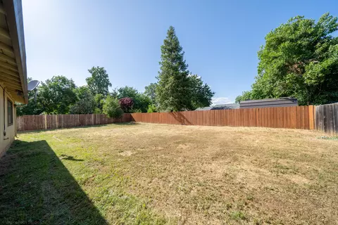 1930 Cirrus St, Redding, CA 96002 photo 46