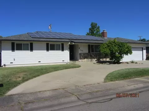 3240 Panorama Dr, Redding, CA 96003 photo 1