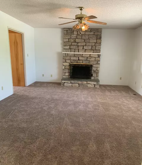 3240 Panorama Dr, Redding, CA 96003 photo 4