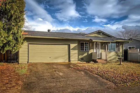 3623 Scorpius Way, Redding, CA 96002 photo 2