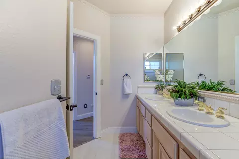 2625 Castlewood Dr, Redding, CA 96002 photo 28