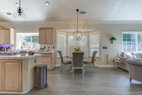 2625 Castlewood Dr, Redding, CA 96002 photo 13