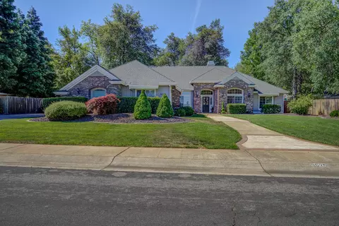 2625 Castlewood Dr, Redding, CA 96002 photo 1