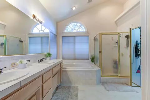 2625 Castlewood Dr, Redding, CA 96002 photo 35