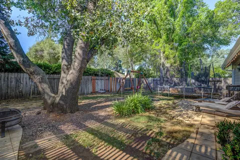 2625 Castlewood Dr, Redding, CA 96002 photo 43