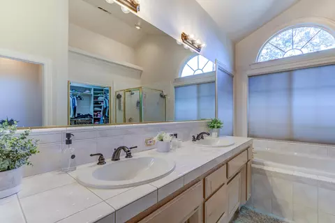 2625 Castlewood Dr, Redding, CA 96002 photo 36