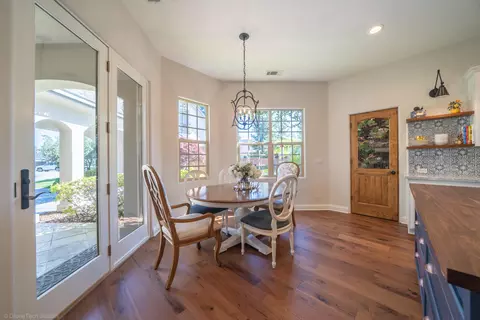 2590 Crescent Moon Ct, Redding, CA 96001 photo 17