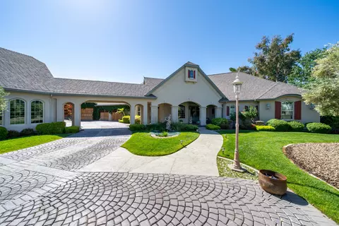 2590 Crescent Moon Ct, Redding, CA 96001 photo 1
