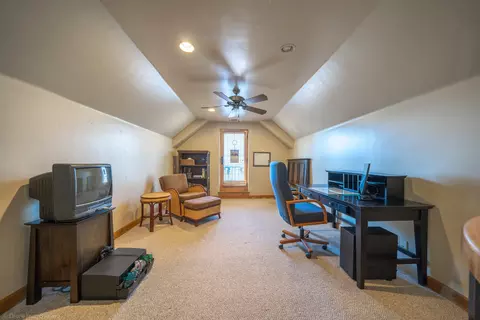 2590 Crescent Moon Ct, Redding, CA 96001 photo 9