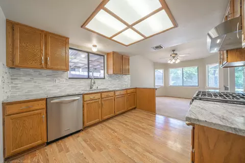 1883 Breckenwood Dr, Redding, CA 96002 photo 8