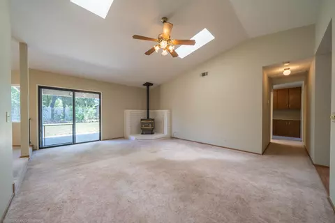 1883 Breckenwood Dr, Redding, CA 96002 photo 4