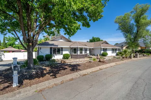 7223 Hermosa Way, Redding, CA 96002 photo 2