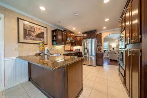7223 Hermosa Way, Redding, CA 96002 photo 14