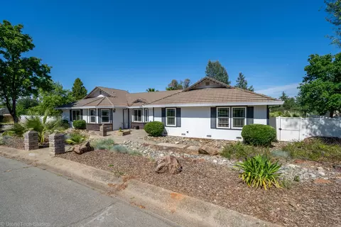 7223 Hermosa Way, Redding, CA 96002 photo 3