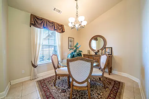 593 Centavo Way, Redding, CA 96003 photo 8
