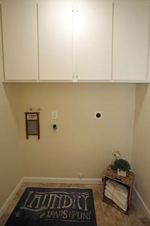 22144 Hidden Valley Dr, Redding, CA 96003 photo 9