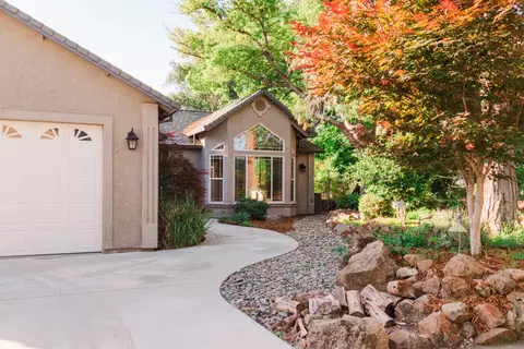 2987 Nicolet Ln, Redding, CA 96001 photo 3