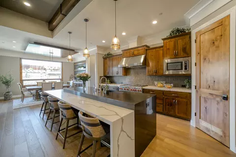 4046 Haleakala Ave, Redding, CA 96001 photo 9