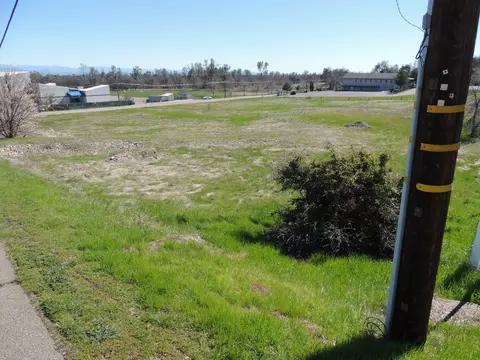 15608 Middletown Park Dr, Redding, CA 96001 photo 2