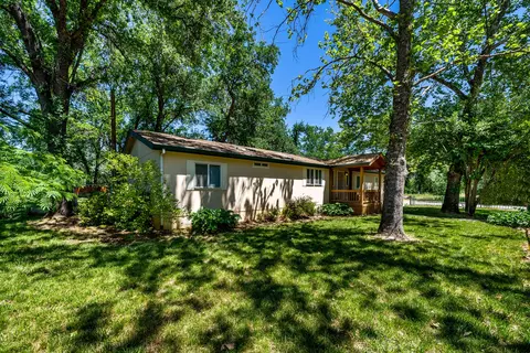18064 Blackberry Ln, Redding, CA 96003 photo 2