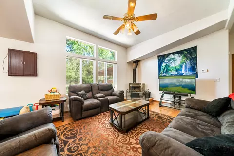 18064 Blackberry Ln, Redding, CA 96003 photo 10