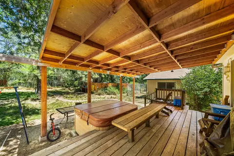 18064 Blackberry Ln, Redding, CA 96003 photo 19