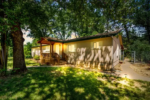 18064 Blackberry Ln, Redding, CA 96003 photo 27
