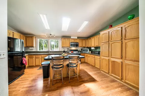 18064 Blackberry Ln, Redding, CA 96003 photo 6