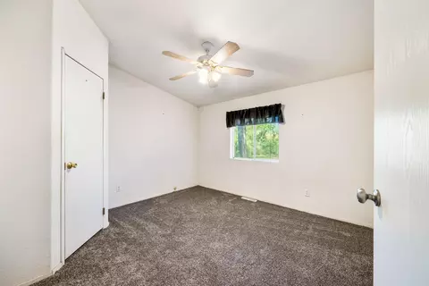 18064 Blackberry Ln, Redding, CA 96003 photo 17