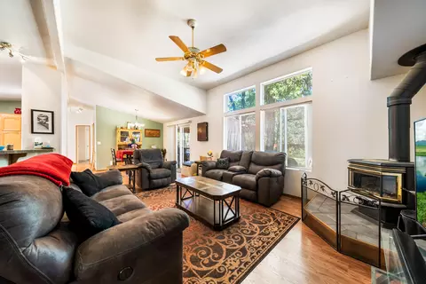 18064 Blackberry Ln, Redding, CA 96003 photo 11