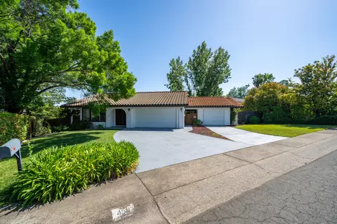 459 Woodcliff Dr, Redding, CA 96003 photo 4