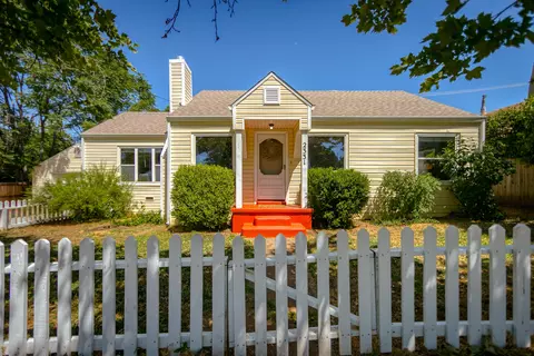 2331 California St, Redding, CA 96001 photo 1