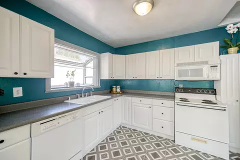 2331 California St, Redding, CA 96001 photo 2