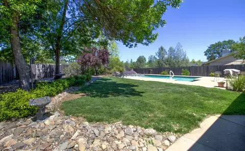 2334 Candlewood Dr, Redding, CA 96003 photo 32
