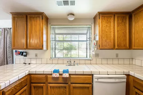 3177 Howard Dr, Redding, CA 96001 photo 6