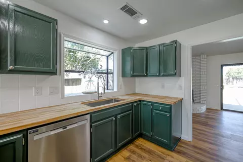 1661 Oak Mesa Ln, Redding, CA 96003 photo 4